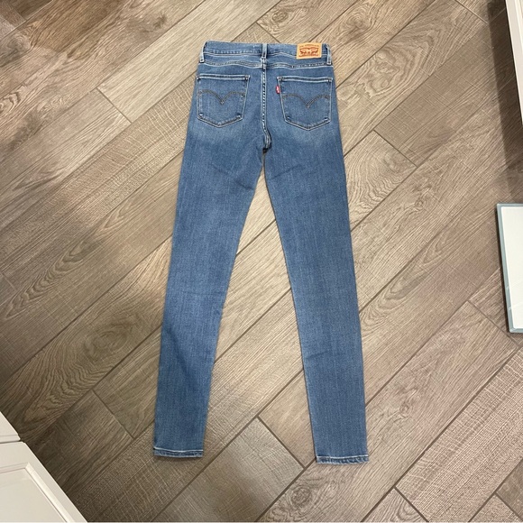 Levi’s 720 High Rise Super Skinny Jeans - Picture 3 of 3